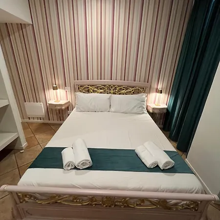 Residenza Catullo בית הארחה